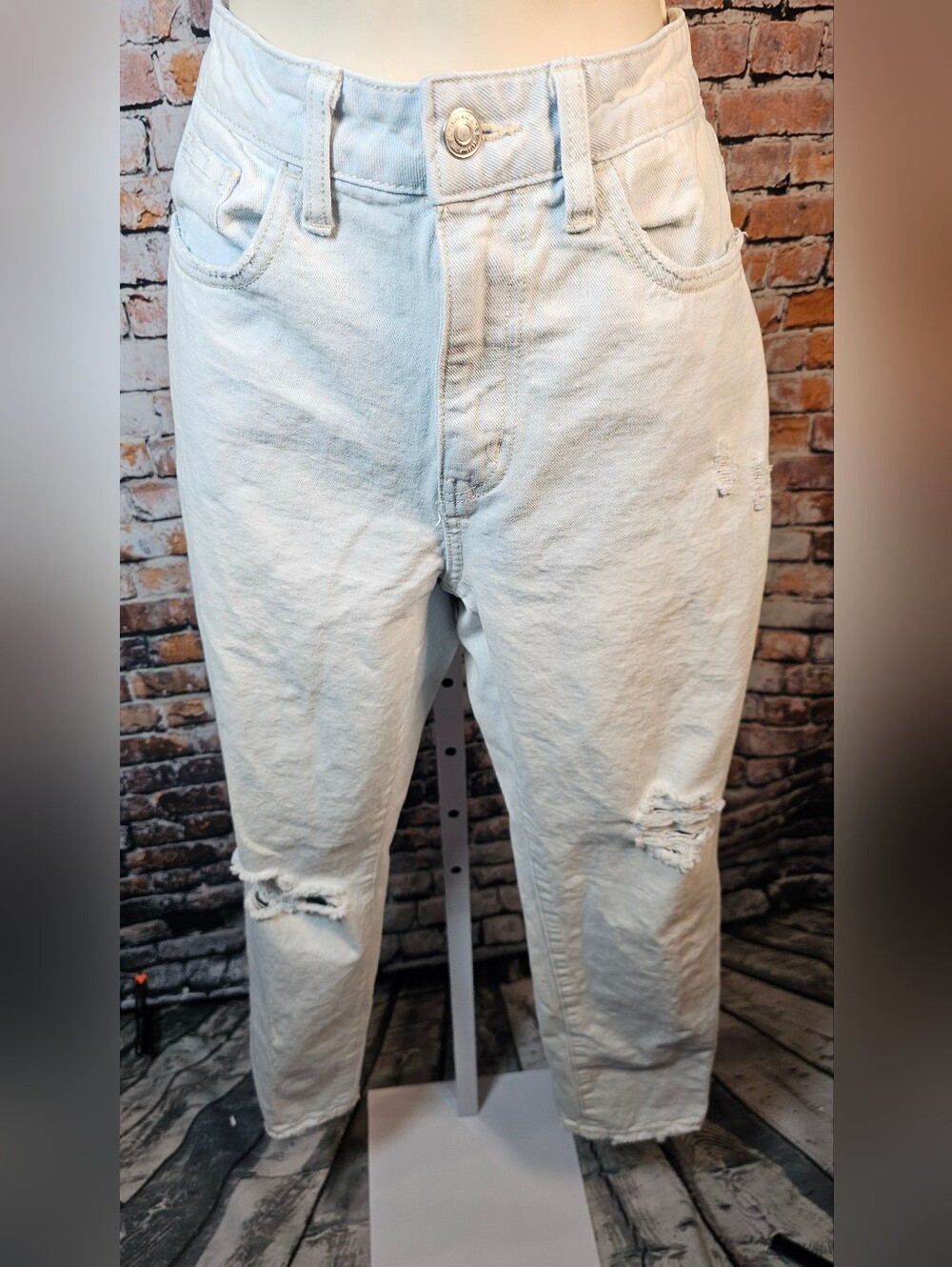 Flying Monkey Sz 25 High Rise Distressed Mom Jeans Light Wash Icy Blue
